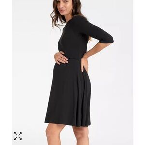 Stretchy maternity and nursing dress